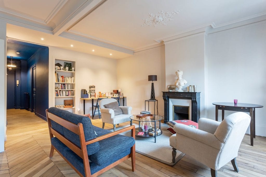 Rénovation complète : peinture, parquet, électricité et menuiseries ; peintre à Paris