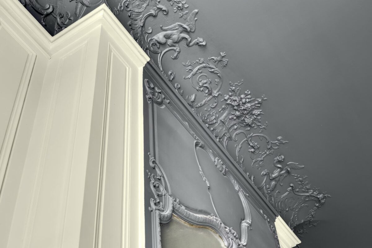 Moulure sur plafond d'un appartement haussmannien