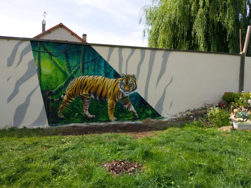 Fresque murale extérieure dans le jardin d'un particulier par Monsieur Peinture