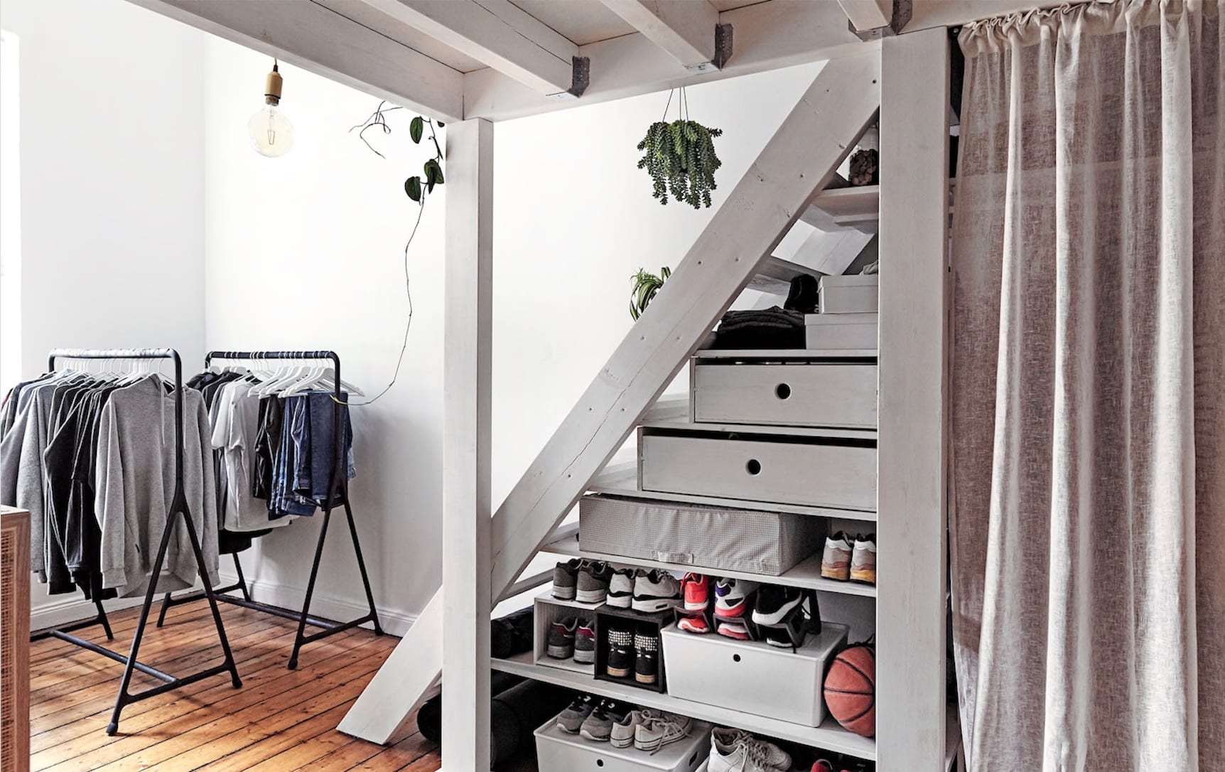 Зоны хранения икеа. Пуф страндмон икеа. Кровать подиум. Lua storage. Выдвижные ящики под кровать.