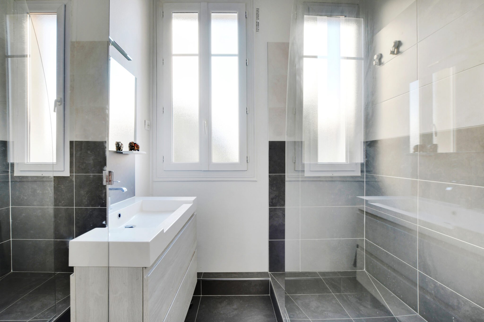 Que faire en cas de moisissures sur le plafond de votre salle de bain?