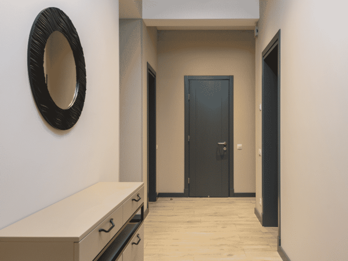 Peindre Un Couloir Avec Beaucoup De Portes Déco couloir : idées et coûts des travaux • Monsieur Peinture