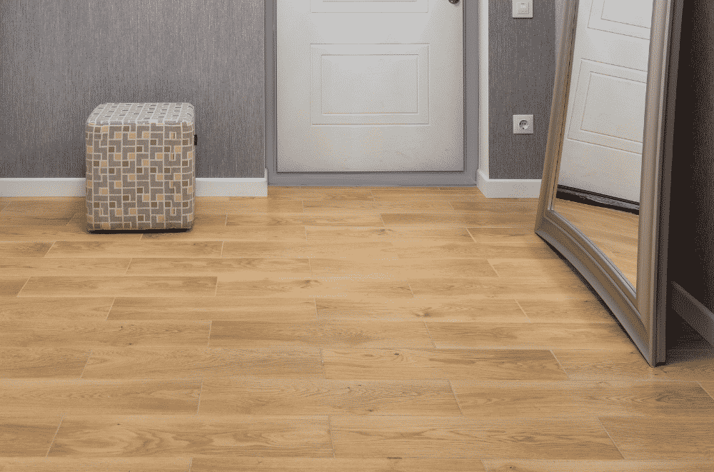 Plinthes avec sol en parquet
