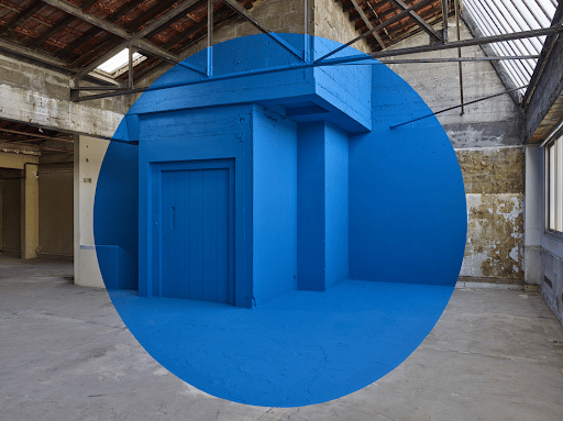 Anamorphose bleue de Georges Rousse