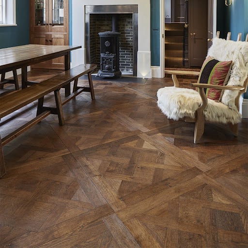 Parquet type Versailles comme décoration intérieure.