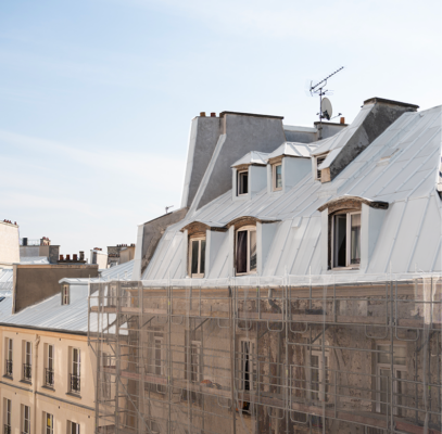 Peindre les toits de Paris en blanc.