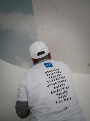 Prix d'une dépose de papier peint et toile de verre, à quoi s'attendre ?