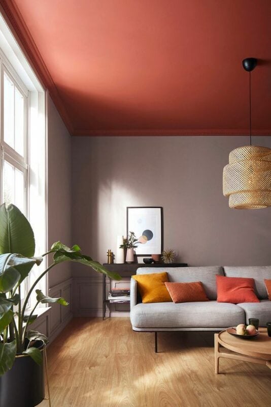 Idée décoration intérieure : le plafond peint en rouge