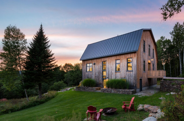 La Grange sur le mont Owlis Head