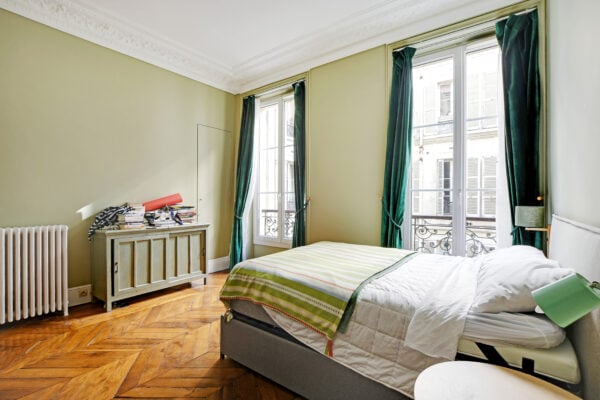 Peinture sur mur dans une chambre
