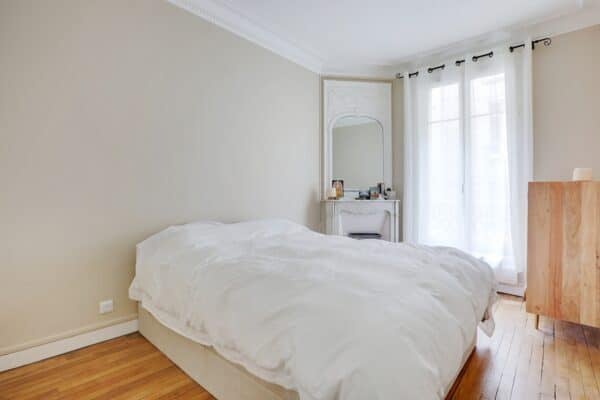 Chambre avec lit deux place