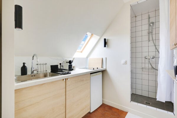 Coin cuisine et salle de bain studio Paris 8